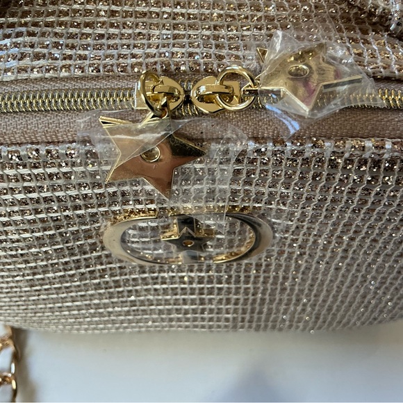 Elegant Gold Chain Crossbody Bag - Picture 5 of 5